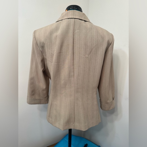 BGB Women’s Beige Striped Unlined Blazer Jacket Size 12. - Picture 4 of 10
